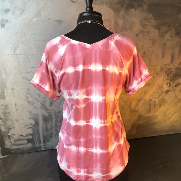 NWT - Tie Dye rolled Sleeve V neck shirt rose pink - Picture 3 of 7